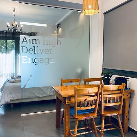 Small Gem Studio Athens, Next To Metro Nomismatokopeio מראה חיצוני תמונה