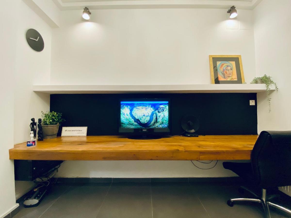 Small Gem Studio Athens, Next To Metro Nomismatokopeio מראה חיצוני תמונה