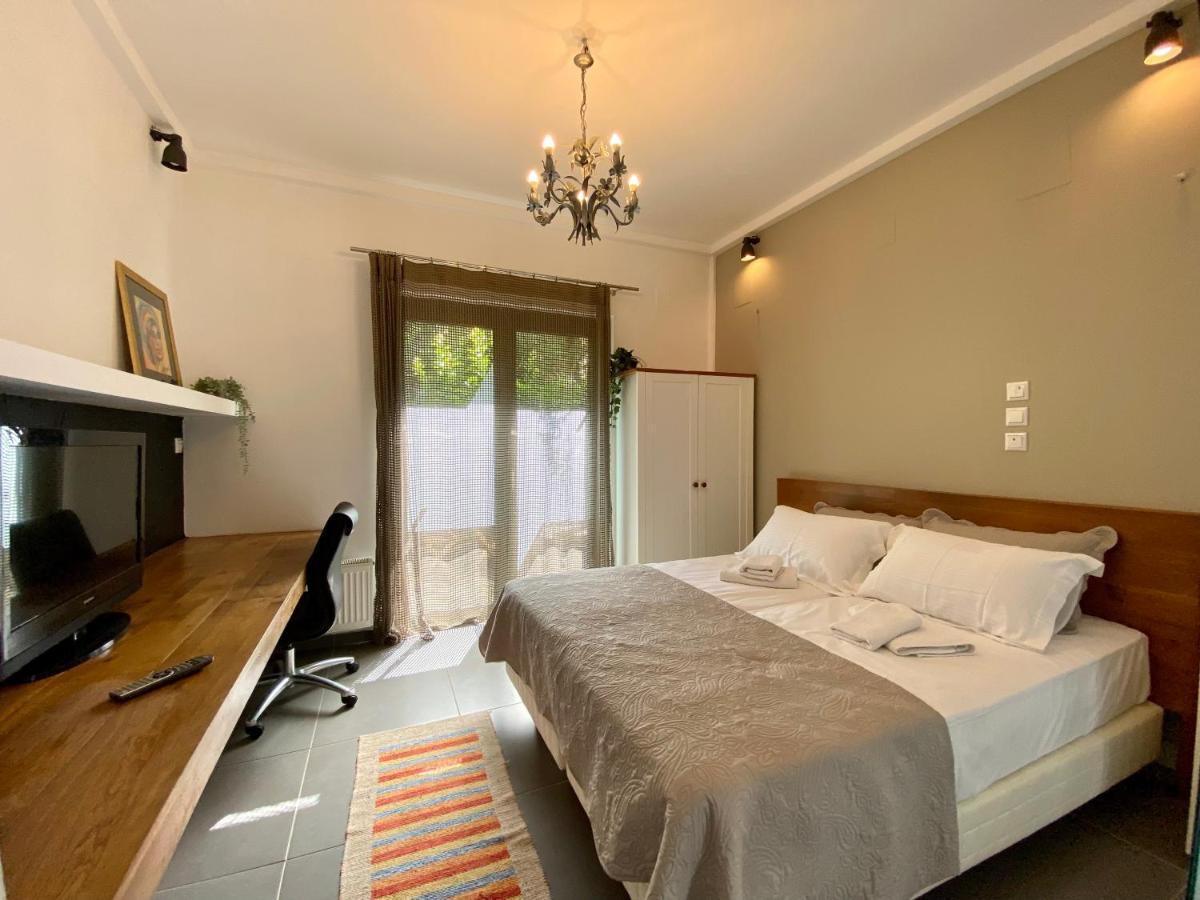 Small Gem Studio Athens, Next To Metro Nomismatokopeio מראה חיצוני תמונה