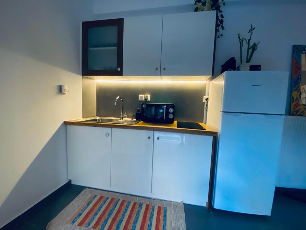 Small Gem Studio Athens, Next To Metro Nomismatokopeio מראה חיצוני תמונה