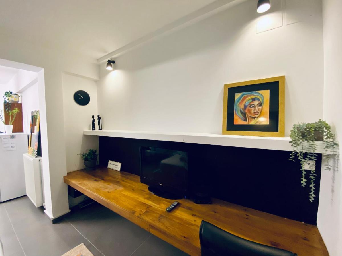 Small Gem Studio Athens, Next To Metro Nomismatokopeio מראה חיצוני תמונה